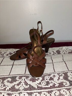Size 9.5 Naturalizer Brown Woven Genuine Leather Slingback Heels